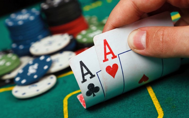 Tìm hiểu bộ bài poker và những điều bạn chưa biết